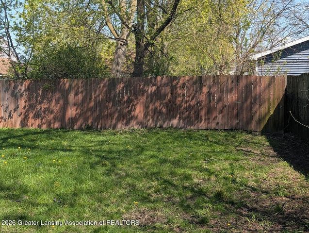 916 Cleo Street, Lansing, MI 48915
