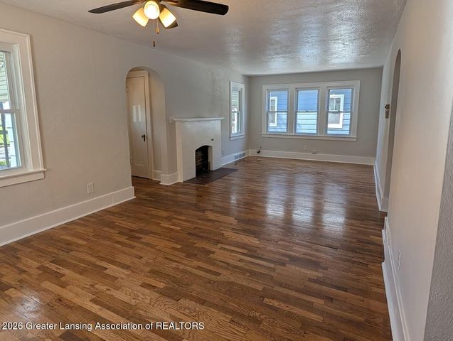 916 Cleo Street, Lansing, MI 48915
