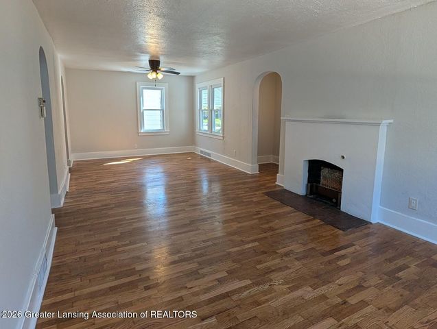 916 Cleo Street, Lansing, MI 48915