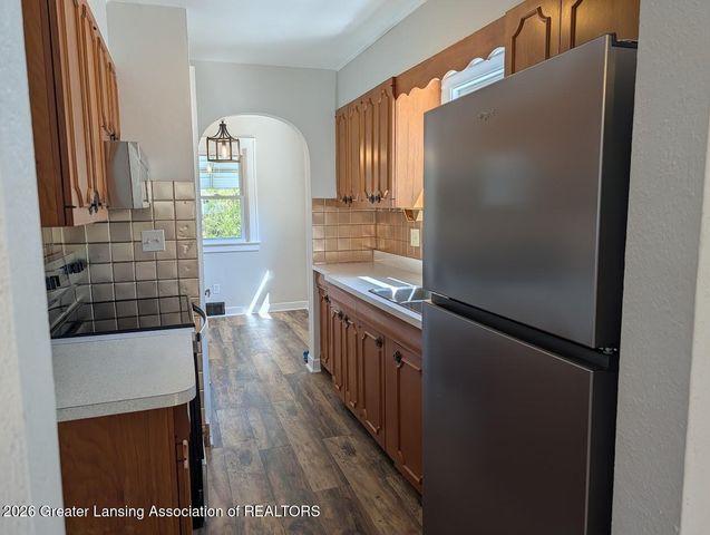 916 Cleo Street, Lansing, MI 48915