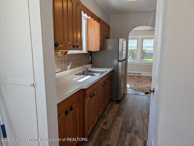 916 Cleo Street, Lansing, MI 48915