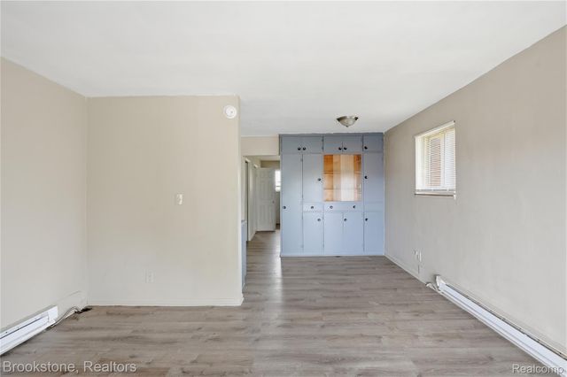 9439 Chalmers Street, Detroit, MI 48213