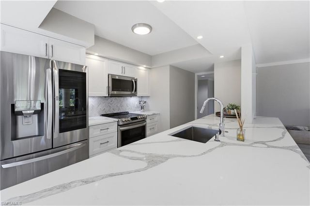 6080 Pelican Bay BLVD 104A, Naples, FL 34108