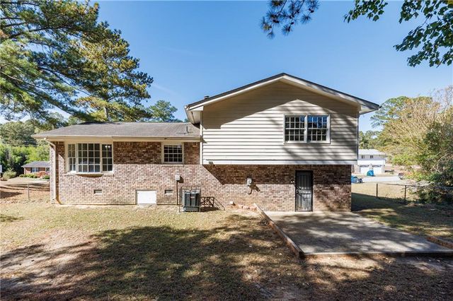 5755 Bearing Way, Atlanta, GA 30349