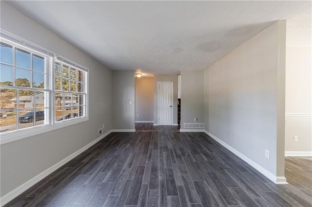 5755 Bearing Way, Atlanta, GA 30349