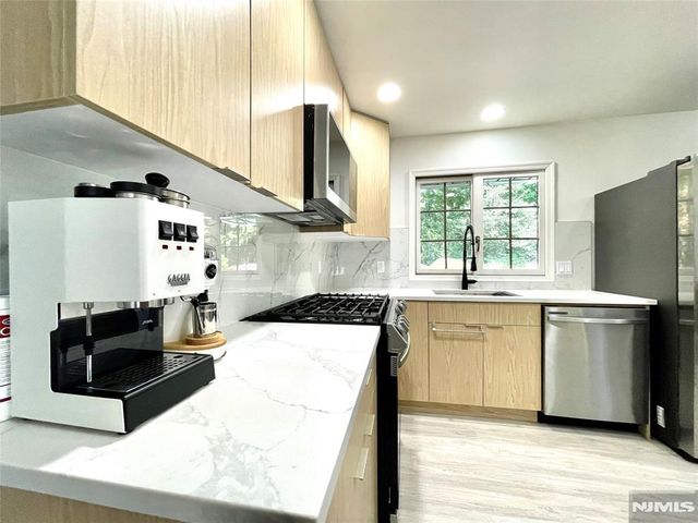 149 W Clinton Avenue, Tenafly, NJ 07670