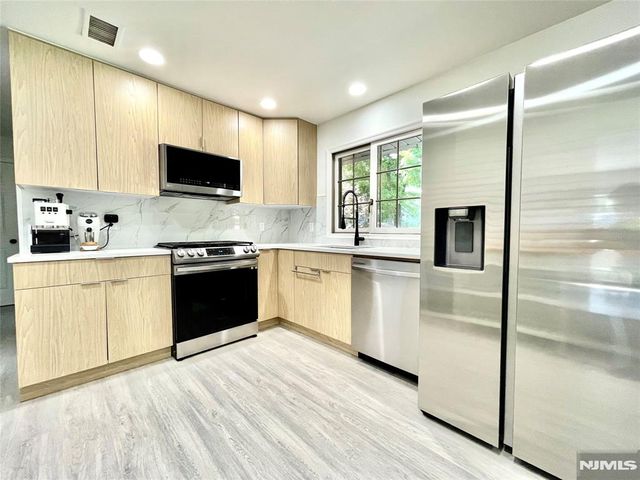 149 W Clinton Avenue, Tenafly, NJ 07670