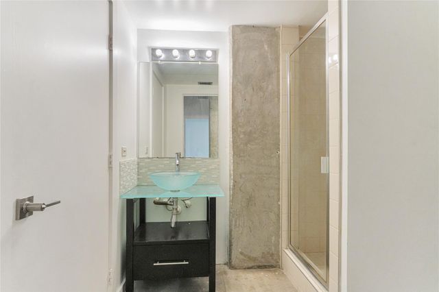 2000 Bagby Street 2401, Houston, TX 77002