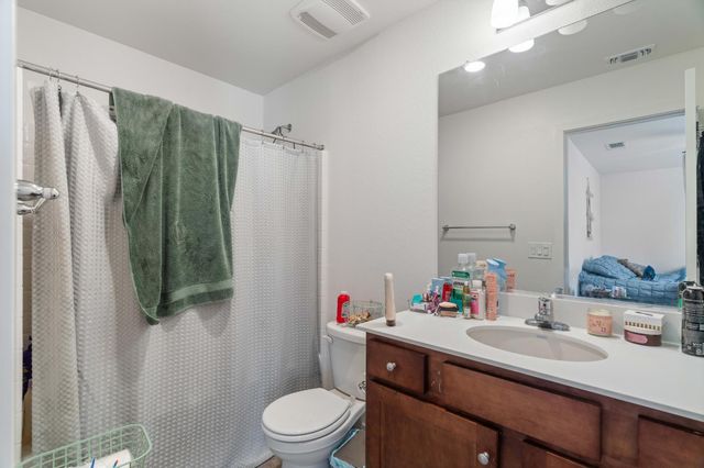 702 Dean Ct, Merced, CA 95341