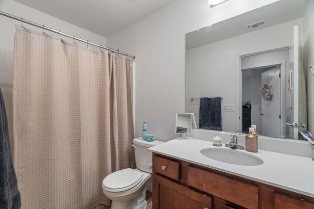 702 Dean Ct, Merced, CA 95341