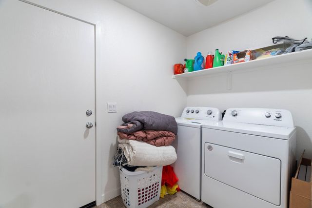 702 Dean Ct, Merced, CA 95341