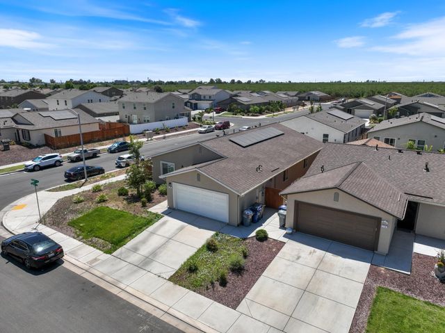 702 Dean Ct, Merced, CA 95341