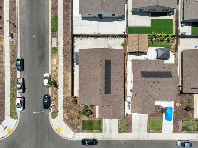 702 Dean Ct, Merced, CA 95341