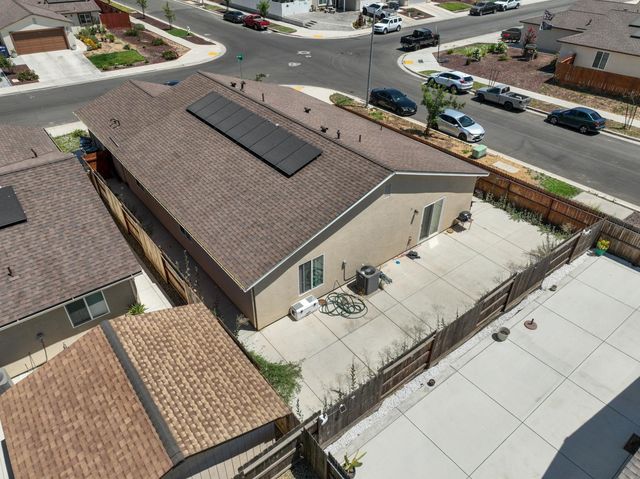 702 Dean Ct, Merced, CA 95341