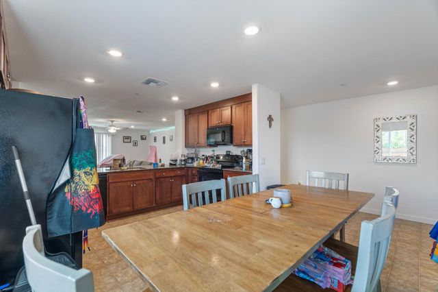 702 Dean Ct, Merced, CA 95341