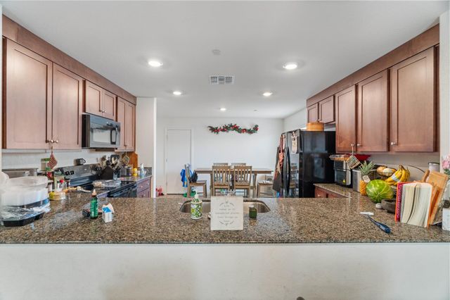 702 Dean Ct, Merced, CA 95341