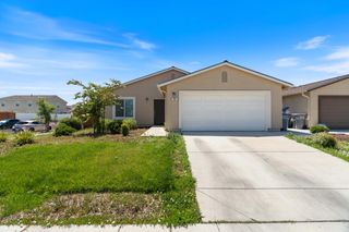 702 Dean Ct, Merced, CA 95341