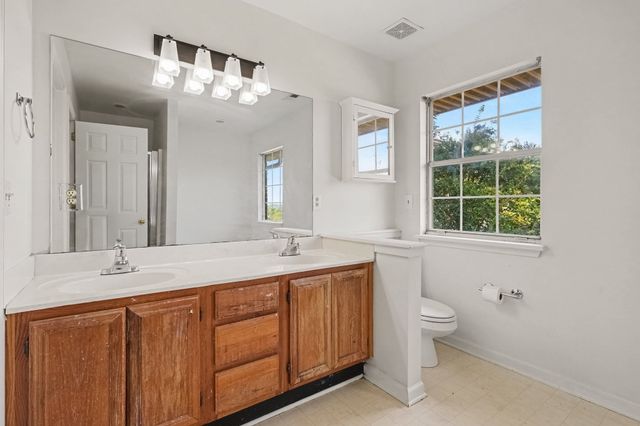 6721 Autumnwood Dr, Nashville, TN 37221