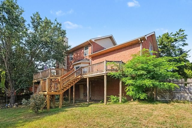 6721 Autumnwood Dr, Nashville, TN 37221