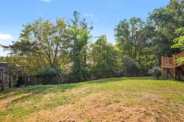 6721 Autumnwood Dr, Nashville, TN 37221