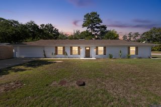 1907 Beth Dr., Longview, TX 75605