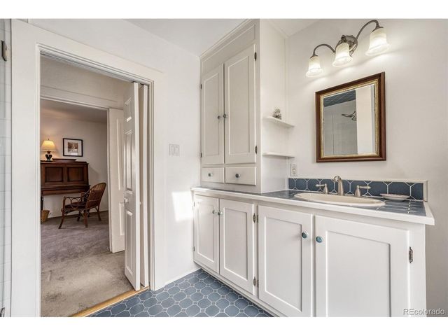 920 Olive St, Denver, CO 80220