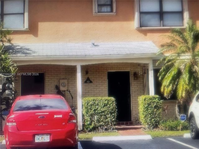 730 NW 106th Ter 730, Pembroke Pines, FL 33026