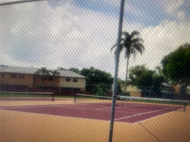 730 NW 106th Ter 730, Pembroke Pines, FL 33026