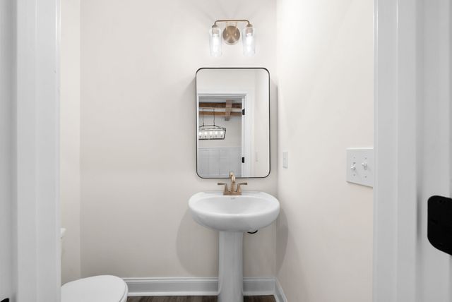 1800 Gholson Rd, Clarksville, TN 37043