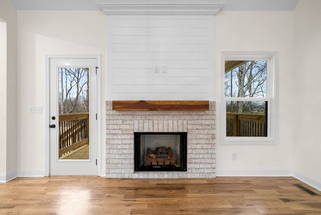 1800 Gholson Rd, Clarksville, TN 37043