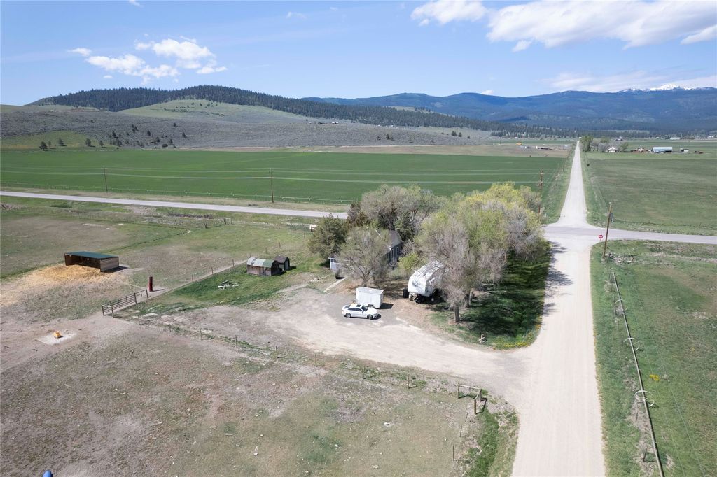 Image 10 of property listing at 4 Ratcliff Road, Hot Springs, MT 59845