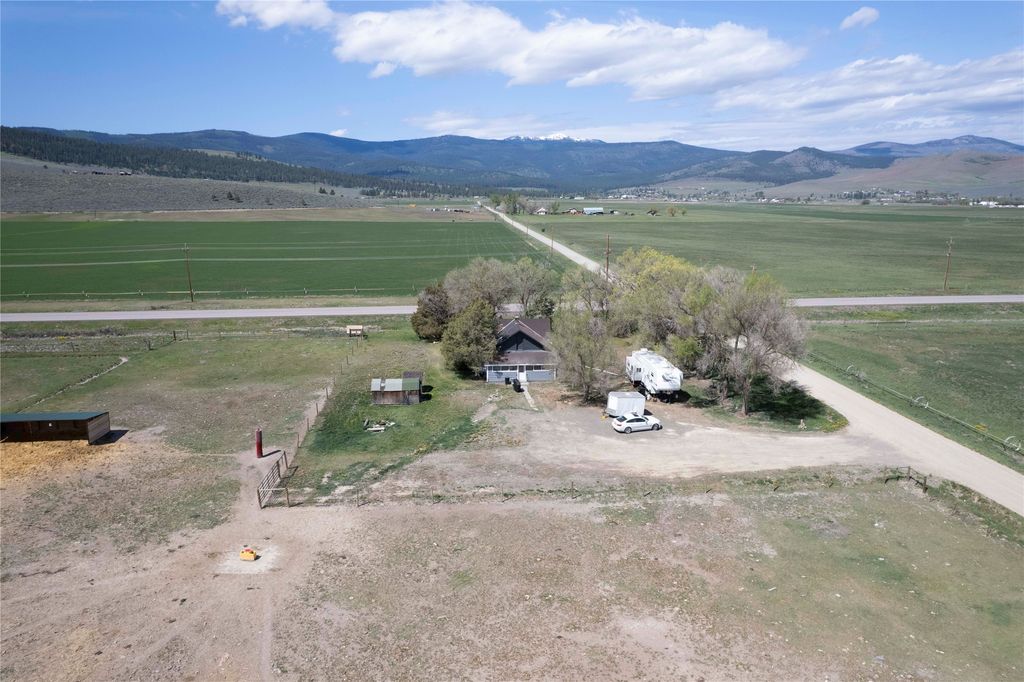 Image 12 of property listing at 4 Ratcliff Road, Hot Springs, MT 59845