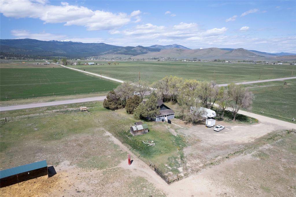 Image 14 of property listing at 4 Ratcliff Road, Hot Springs, MT 59845