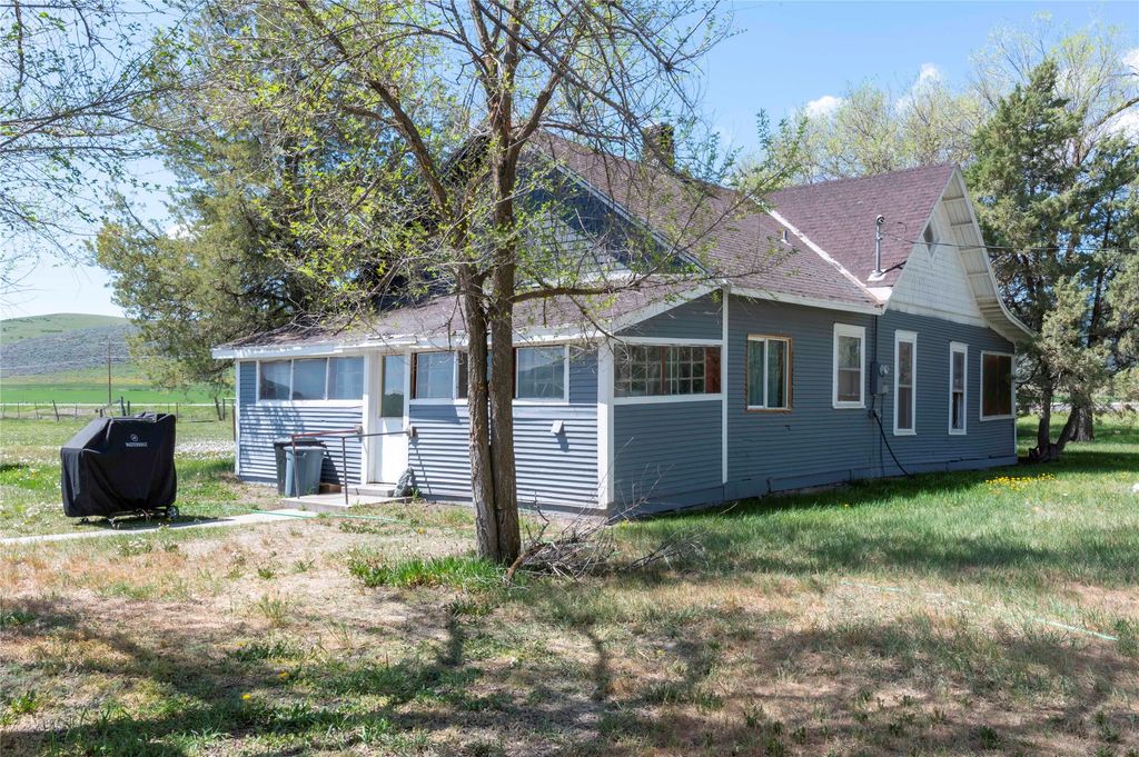 Image 17 of property listing at 4 Ratcliff Road, Hot Springs, MT 59845