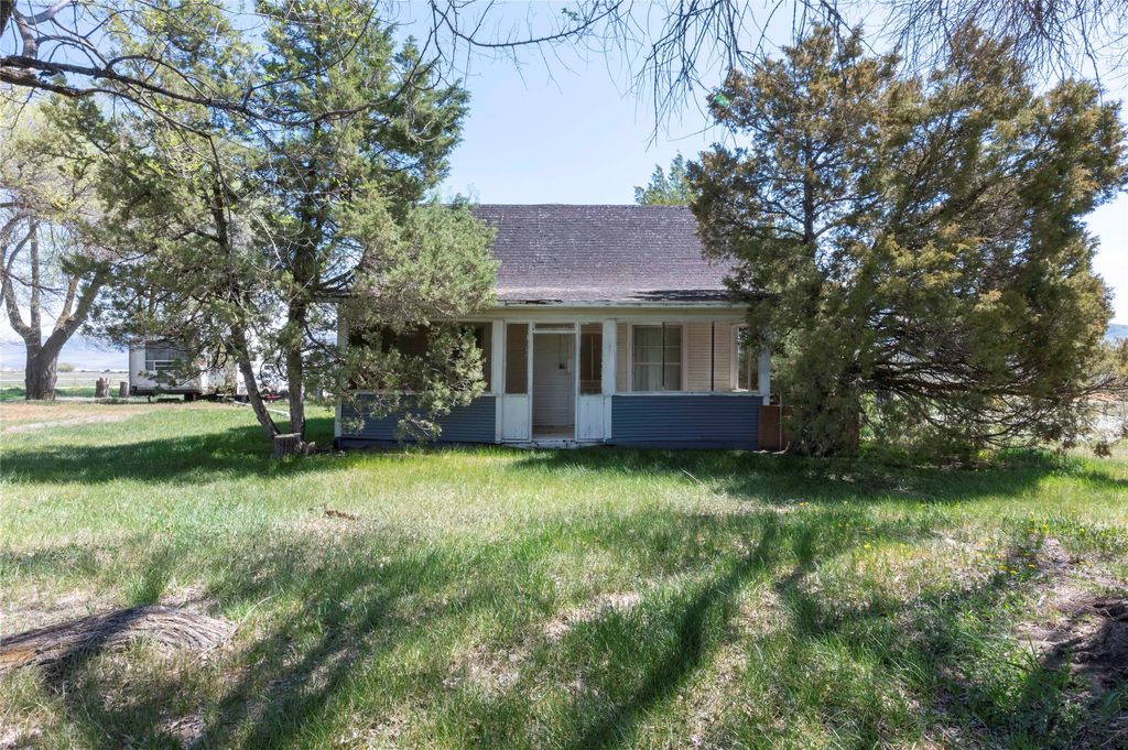 Image 20 of property listing at 4 Ratcliff Road, Hot Springs, MT 59845