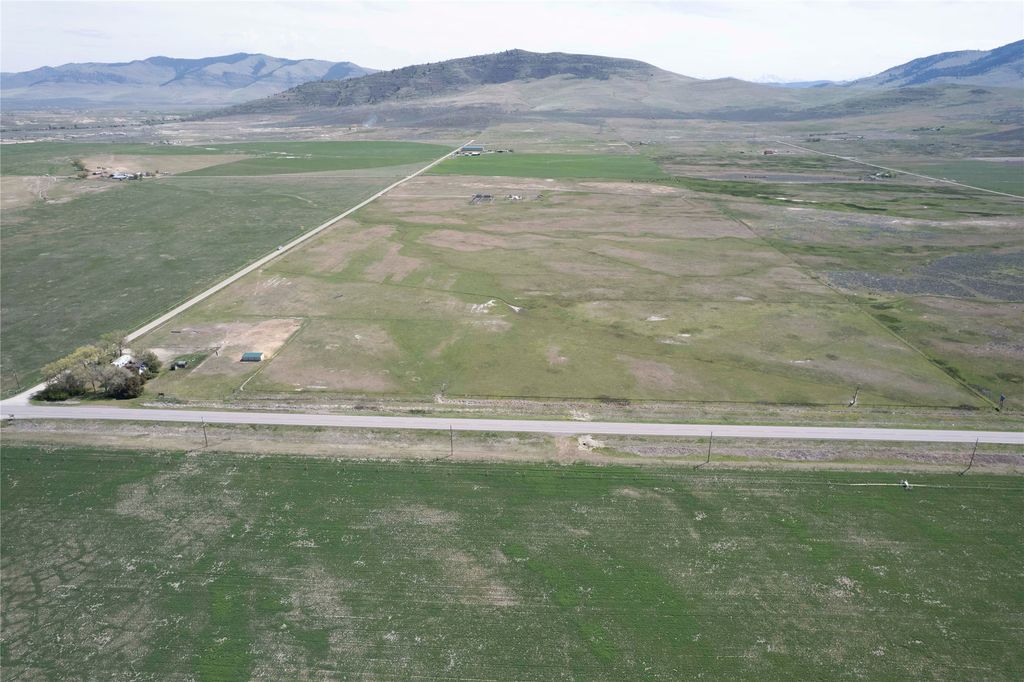 Image 3 of property listing at 4 Ratcliff Road, Hot Springs, MT 59845