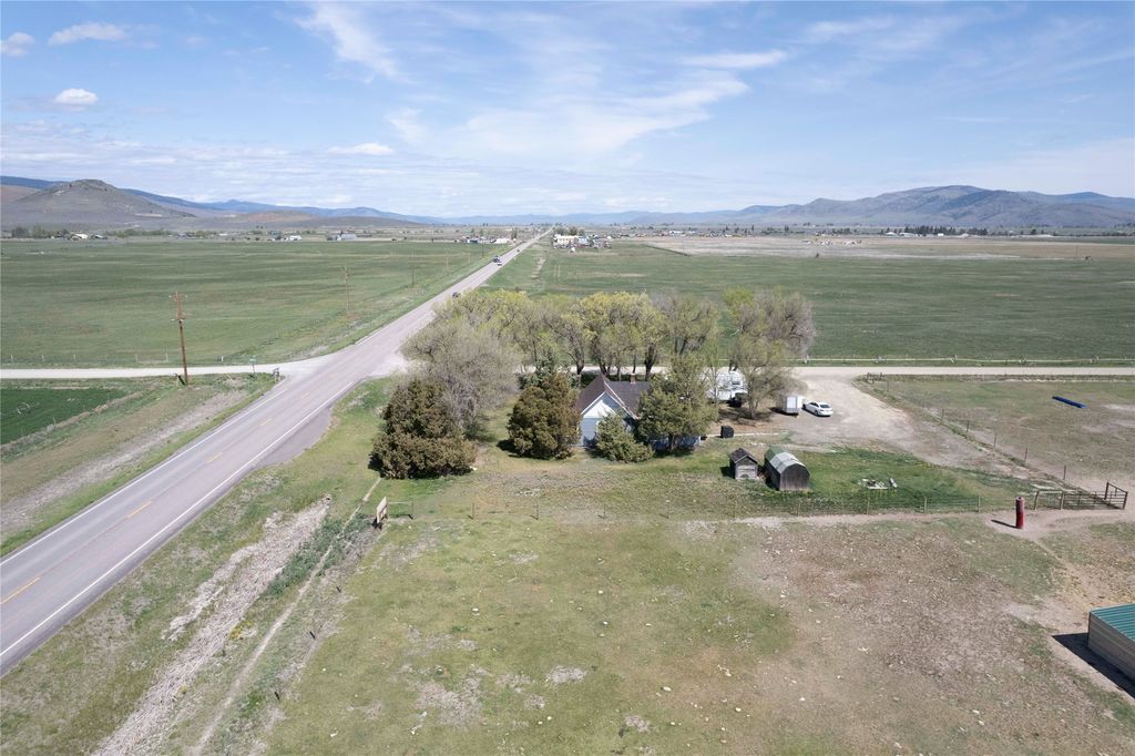 Image 7 of property listing at 4 Ratcliff Road, Hot Springs, MT 59845