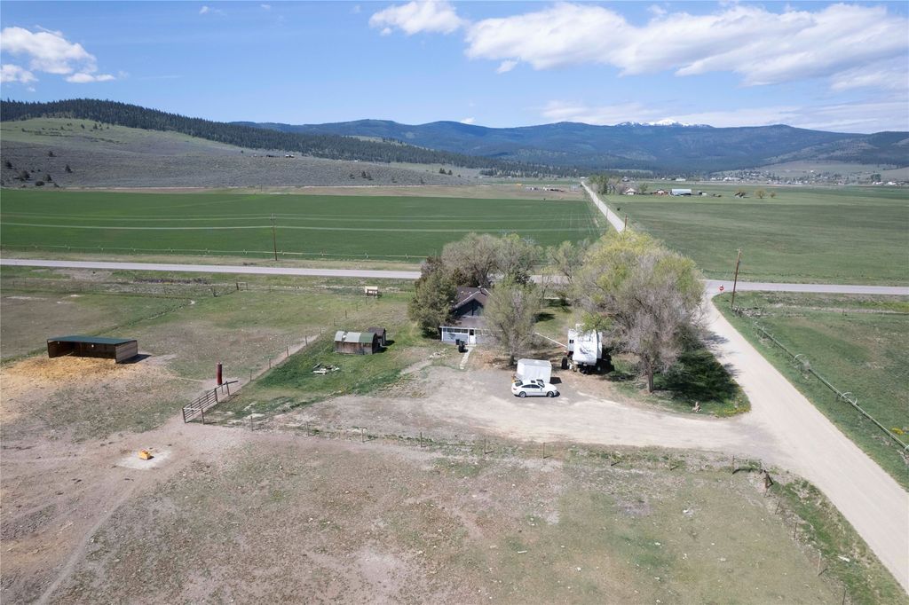 Image 8 of property listing at 4 Ratcliff Road, Hot Springs, MT 59845