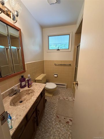 7 Elizabeth Way, Kiamesha Lake, NY 12751