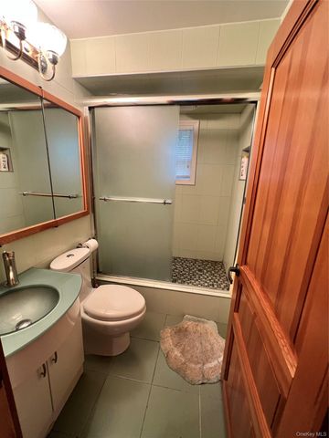 7 Elizabeth Way, Kiamesha Lake, NY 12751