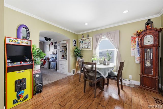 2733 Woodlawn Avenue, Niagara Falls, NY 14301