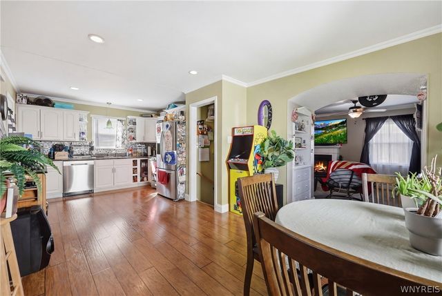 2733 Woodlawn Avenue, Niagara Falls, NY 14301