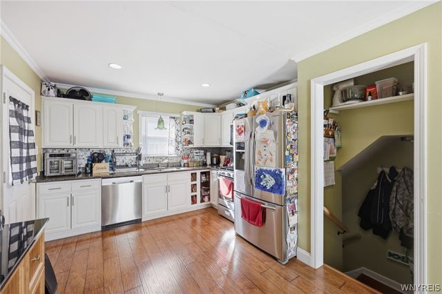 2733 Woodlawn Avenue, Niagara Falls, NY 14301