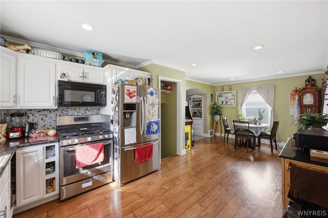 2733 Woodlawn Avenue, Niagara Falls, NY 14301