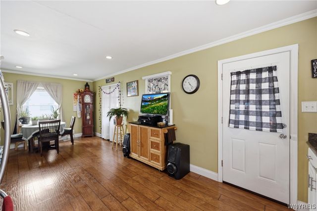 2733 Woodlawn Avenue, Niagara Falls, NY 14301