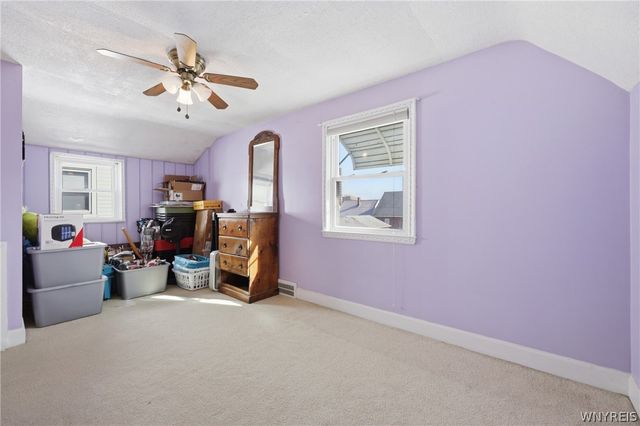 2733 Woodlawn Avenue, Niagara Falls, NY 14301