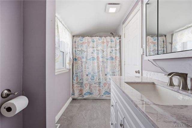 2733 Woodlawn Avenue, Niagara Falls, NY 14301