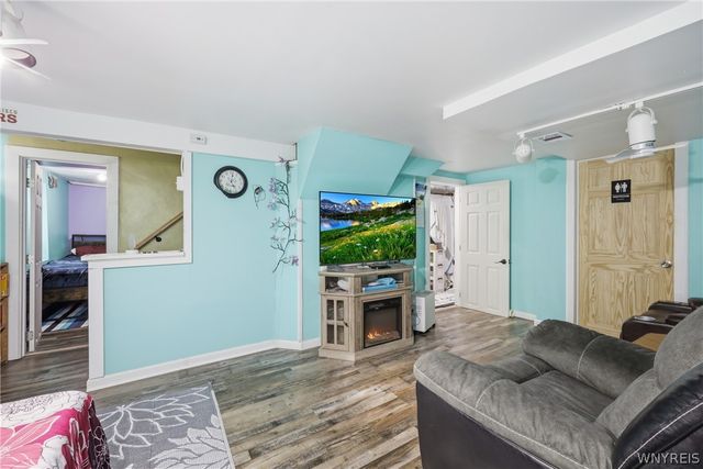 2733 Woodlawn Avenue, Niagara Falls, NY 14301