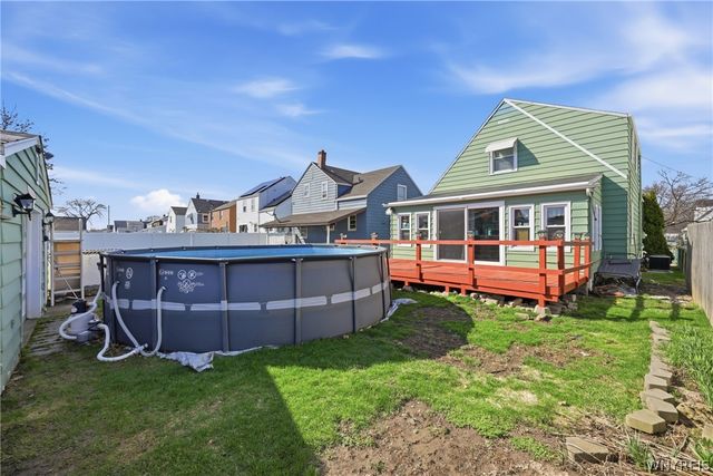 2733 Woodlawn Avenue, Niagara Falls, NY 14301