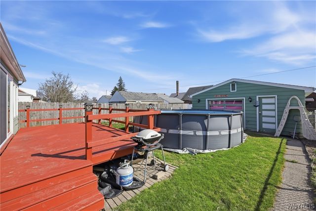 2733 Woodlawn Avenue, Niagara Falls, NY 14301